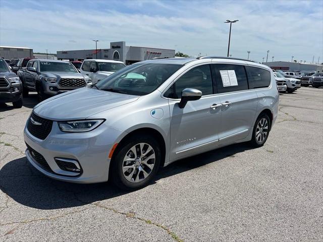 2023 Chrysler Pacifica Hybrid Pinnacle