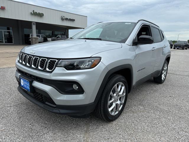 2024 Jeep Compass COMPASS LATITUDE LUX 4X4