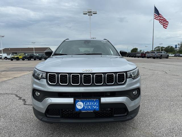 2024 Jeep Compass COMPASS LATITUDE LUX 4X4