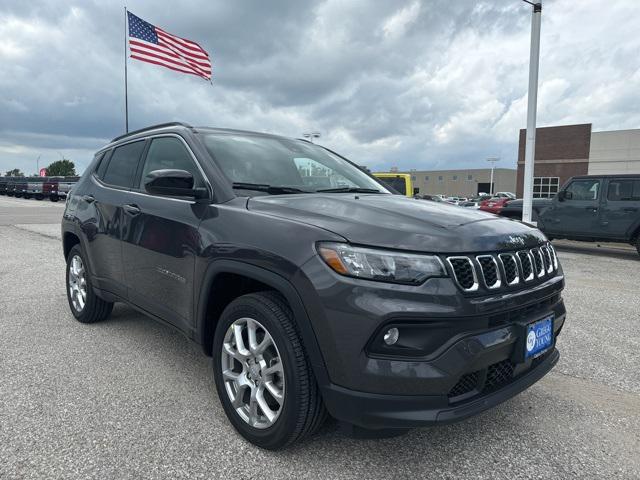 2024 Jeep Compass COMPASS LATITUDE LUX 4X4