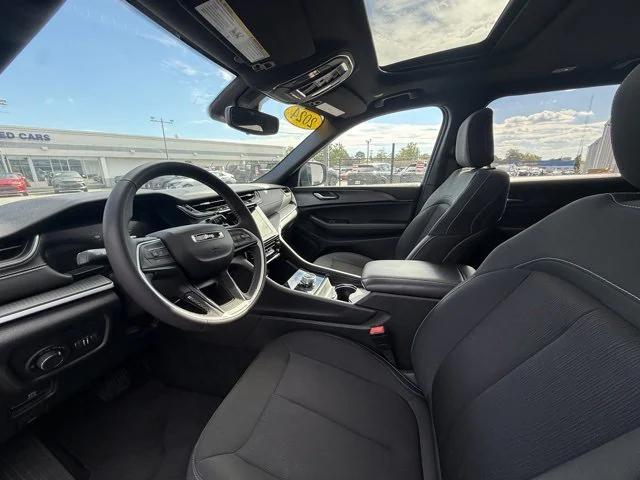 2024 Jeep Grand Cherokee L Laredo X 4x4 2024 Jeep Grand Cherokee L Laredo X 4x4