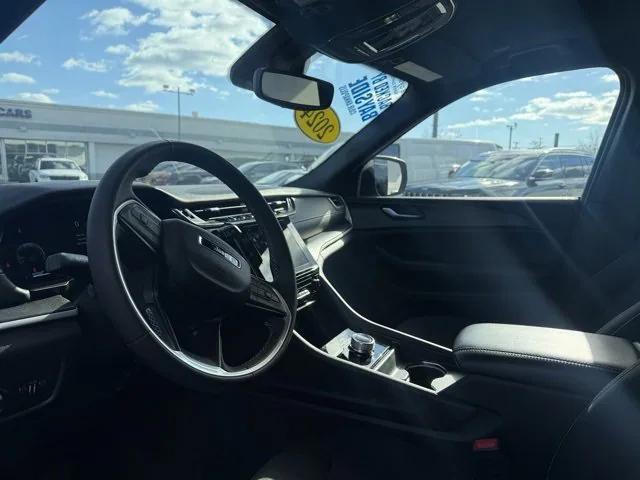 2024 Jeep Grand Cherokee L Laredo X 4x4 2024 Jeep Grand Cherokee L Laredo X 4x4