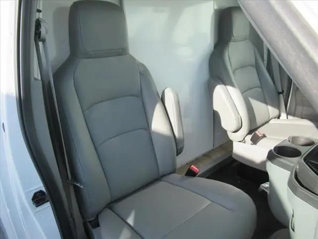 2024 Ford E-450 Cutaway Base