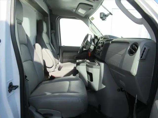 2024 Ford E-450 Cutaway Base
