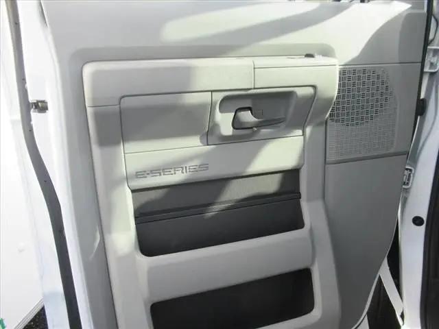 2024 Ford E-450 Cutaway Base