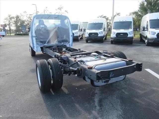 2024 Ford E-450 Cutaway Base
