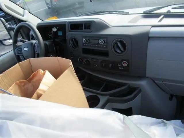 2024 Ford E-450 Cutaway Base