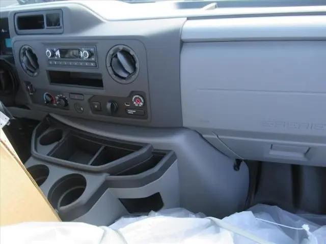 2024 Ford E-450 Cutaway Base