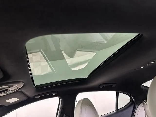 2023 Genesis G70 3.3T RWD