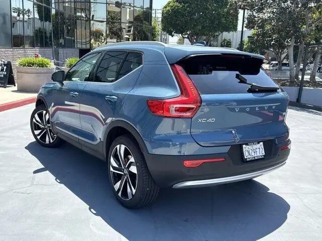 2024 Volvo XC40 B5 Plus Bright Theme