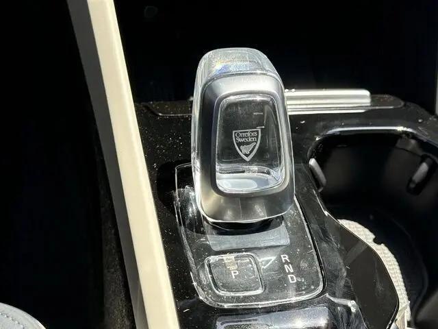 2024 Volvo XC40 B5 Plus Bright Theme