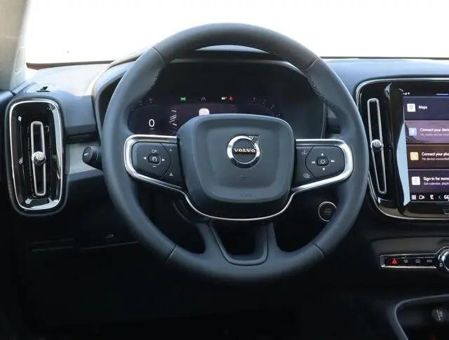 2024 Volvo XC40 B5 Plus Bright Theme