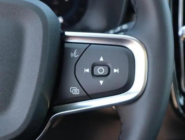 2024 Volvo XC40 B5 Plus Bright Theme