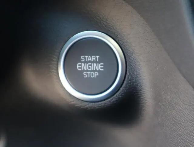 2024 Volvo XC40 B5 Plus Bright Theme