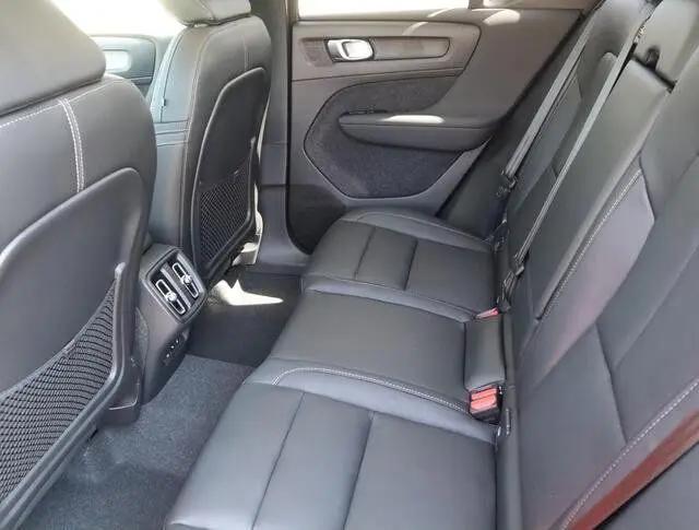 2024 Volvo XC40 B5 Plus Bright Theme