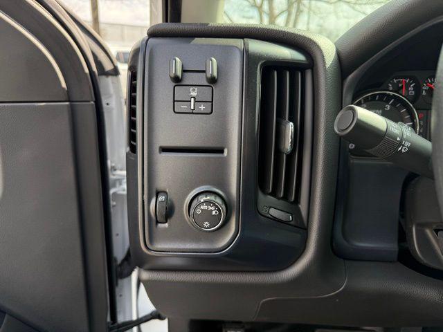 2024 Chevrolet Silverado 6500HD 1WT
