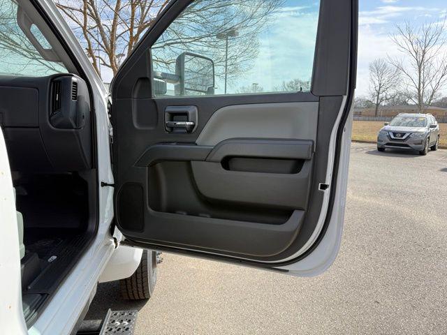 2024 Chevrolet Silverado 6500HD 1WT