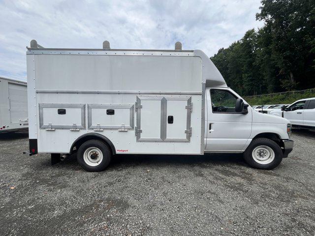 2025 Ford E-350 Cutaway Box Utility