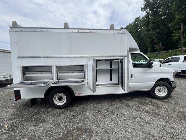 2025 Ford E-350 Cutaway Box Utility