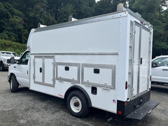 2025 Ford E-350 Cutaway Box Utility