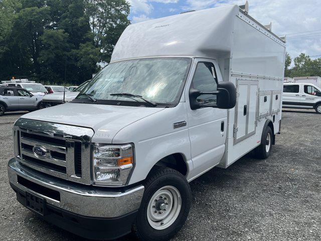 2025 Ford E-350 Cutaway Box Utility