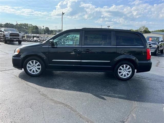 2016 Chrysler Town and Country Touring