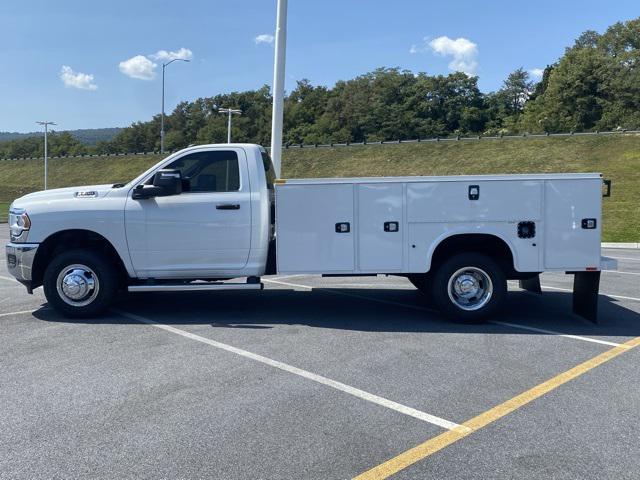 2024 RAM Ram 3500 Chassis Cab RAM 3500 TRADESMAN CHASSIS REGULAR CAB 4X4 84 CA