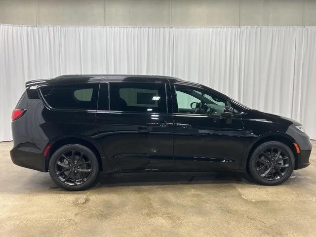 2024 Chrysler Pacifica PACIFICA TOURING L AWD