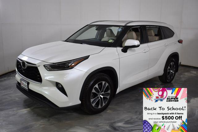 2021 Toyota Highlander XLE for sale in East Rochester, NY