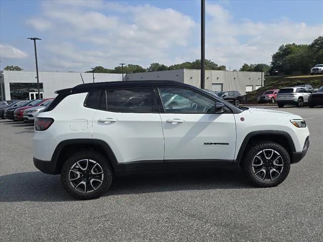 2024 Jeep Compass COMPASS TRAILHAWK 4X4