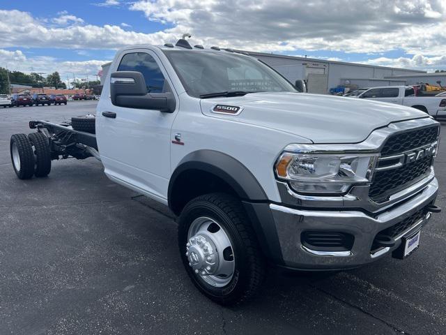 2024 RAM Ram 5500 Chassis Cab RAM 5500 TRADESMAN CHASSIS REGULAR CAB 4X2 120 CA
