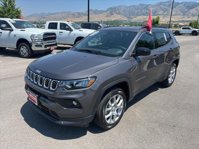 2024 Jeep Compass COMPASS LATITUDE LUX 4X4