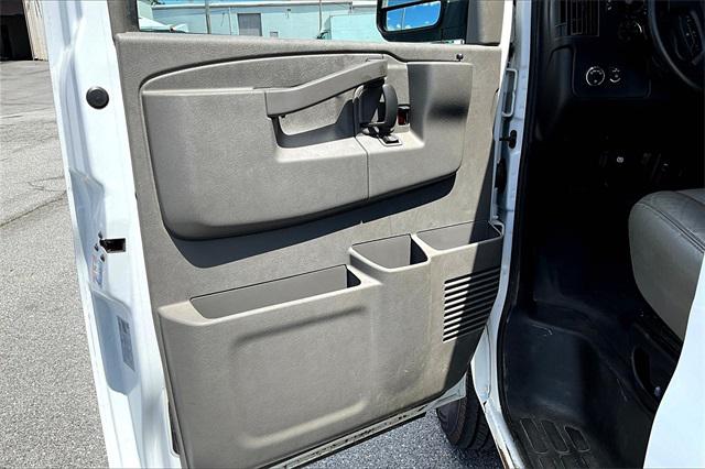 2023 GMC Savana Cargo RWD 2500 Regular Wheelbase Work Van