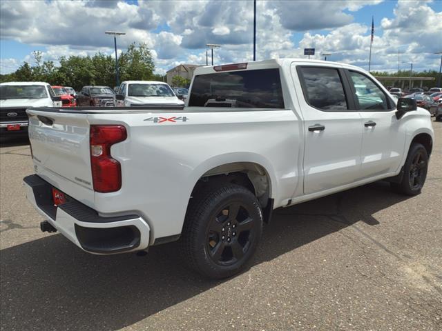 2023 Chevrolet Silverado 1500 4WD Crew Cab Short Bed Custom