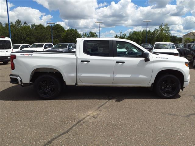2023 Chevrolet Silverado 1500 4WD Crew Cab Short Bed Custom