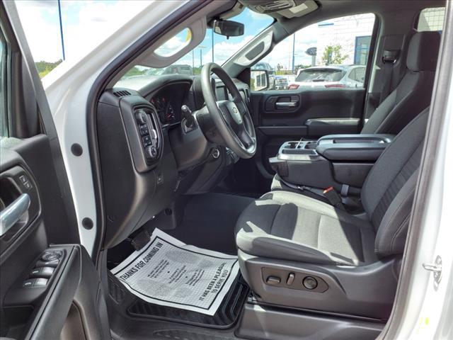 2023 Chevrolet Silverado 1500 4WD Crew Cab Short Bed Custom