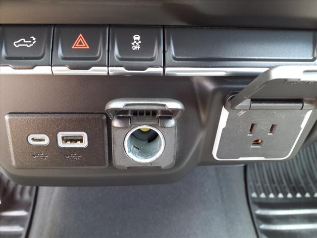 2023 Chevrolet Silverado 1500 4WD Crew Cab Short Bed Custom