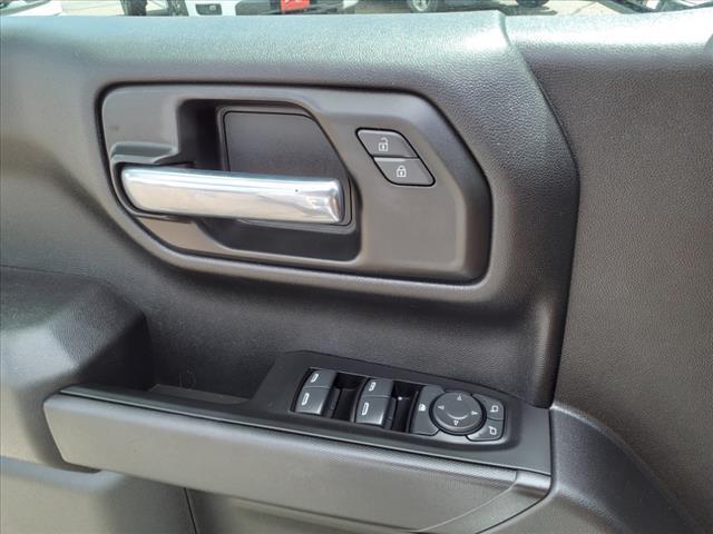 2023 Chevrolet Silverado 1500 4WD Crew Cab Short Bed Custom