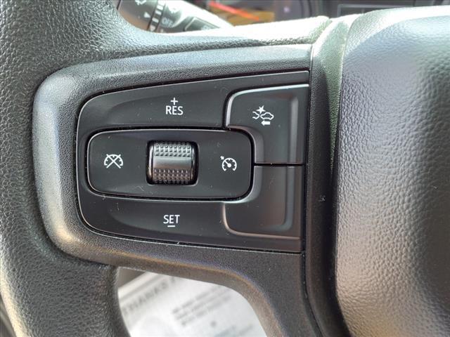 2023 Chevrolet Silverado 1500 4WD Crew Cab Short Bed Custom