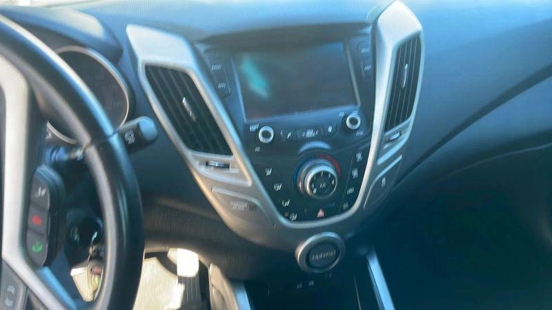 2017 Hyundai Veloster Coupe 3D