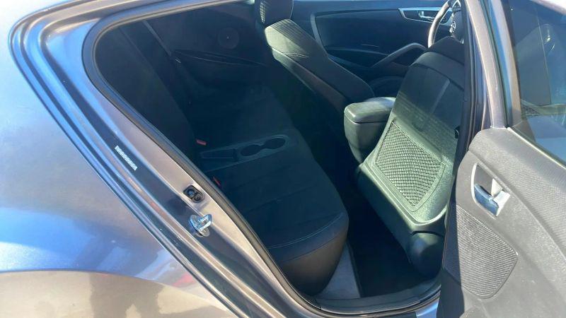 2017 Hyundai Veloster Coupe 3D