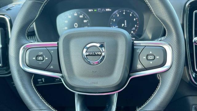 2021 Volvo XC40 T5 R-Design