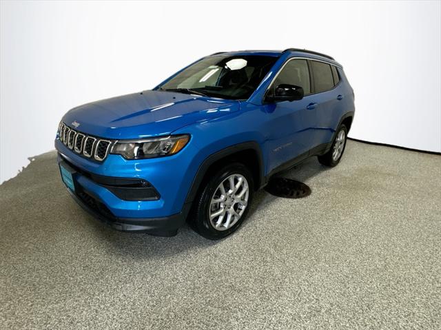 2024 Jeep Compass COMPASS LATITUDE LUX 4X4