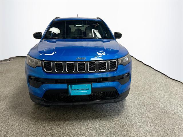 2024 Jeep Compass COMPASS LATITUDE LUX 4X4