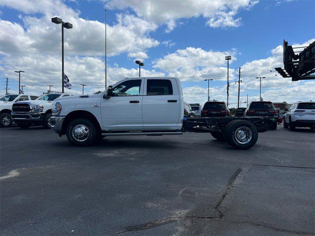 2024 RAM Ram 3500 Chassis Cab RAM 3500 TRADESMAN CREW CAB CHASSIS 4X4 60 CA