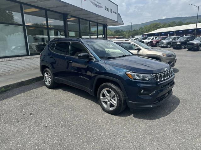 2024 Jeep Compass COMPASS LATITUDE 4X4