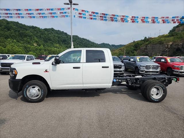 2024 RAM Ram 3500 Chassis Cab RAM 3500 TRADESMAN CREW CAB CHASSIS 4X4 60 CA