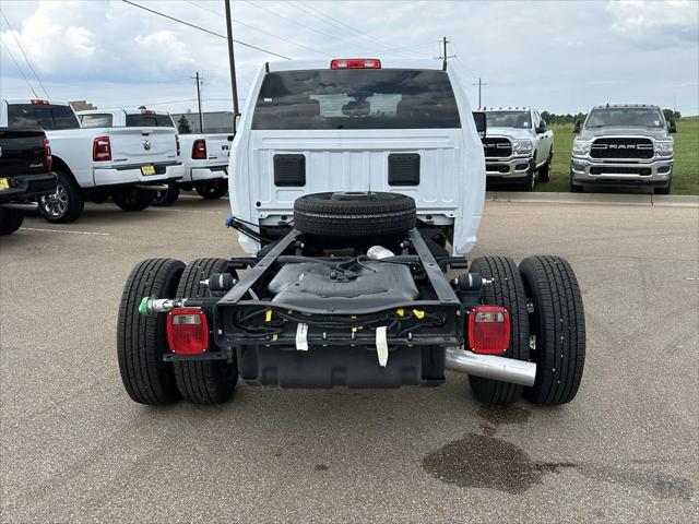 2024 RAM Ram 3500 Chassis Cab RAM 3500 TRADESMAN CREW CAB CHASSIS 4X4 60 CA