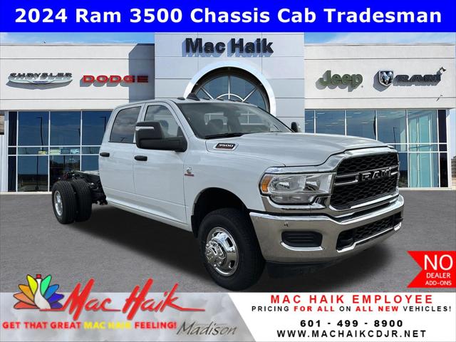 2024 RAM Ram 3500 Chassis Cab RAM 3500 TRADESMAN CREW CAB CHASSIS 4X4 60 CA