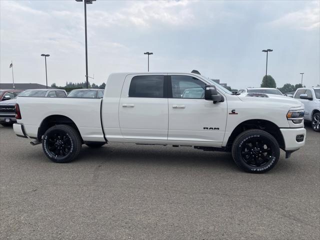 2024 RAM Ram 3500 RAM 3500 LARAMIE MEGA CAB 4X4 64 BOX